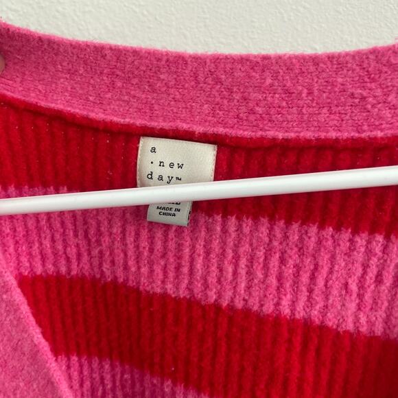 A New Day Cardigan Sweater Women XXL Pink Red Striped Heart Embroidery Coquette - Picture 3 of 7